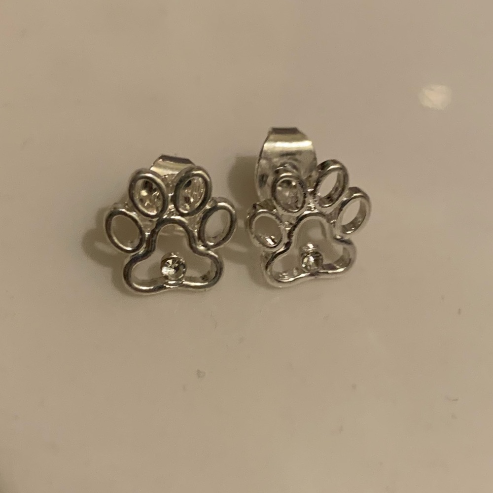Puppy paw earrings 🖤